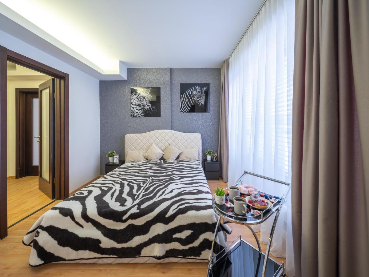 Апартаменты Skyhouse Lux Penthouse &
